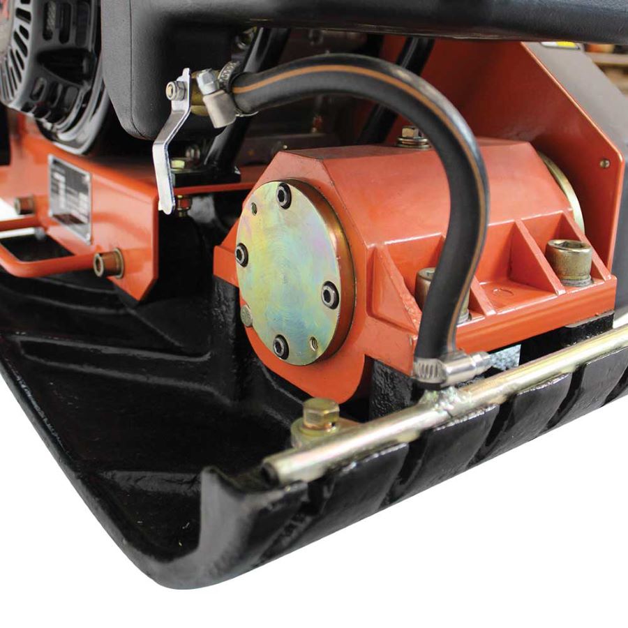 14 inch Brave Pro plate compactor zoomed in plate view